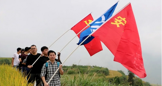 “快乐事情 康健生涯 凝心聚力 共创绚烂”主题拓展活动